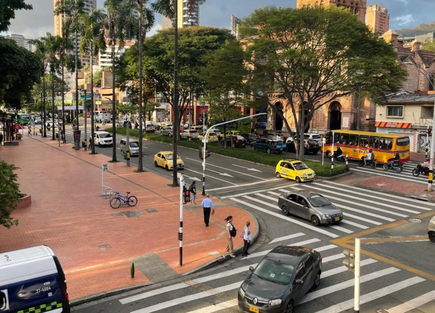Excelente Apartamento En Parque El Poblado Medellín Lägenhet
