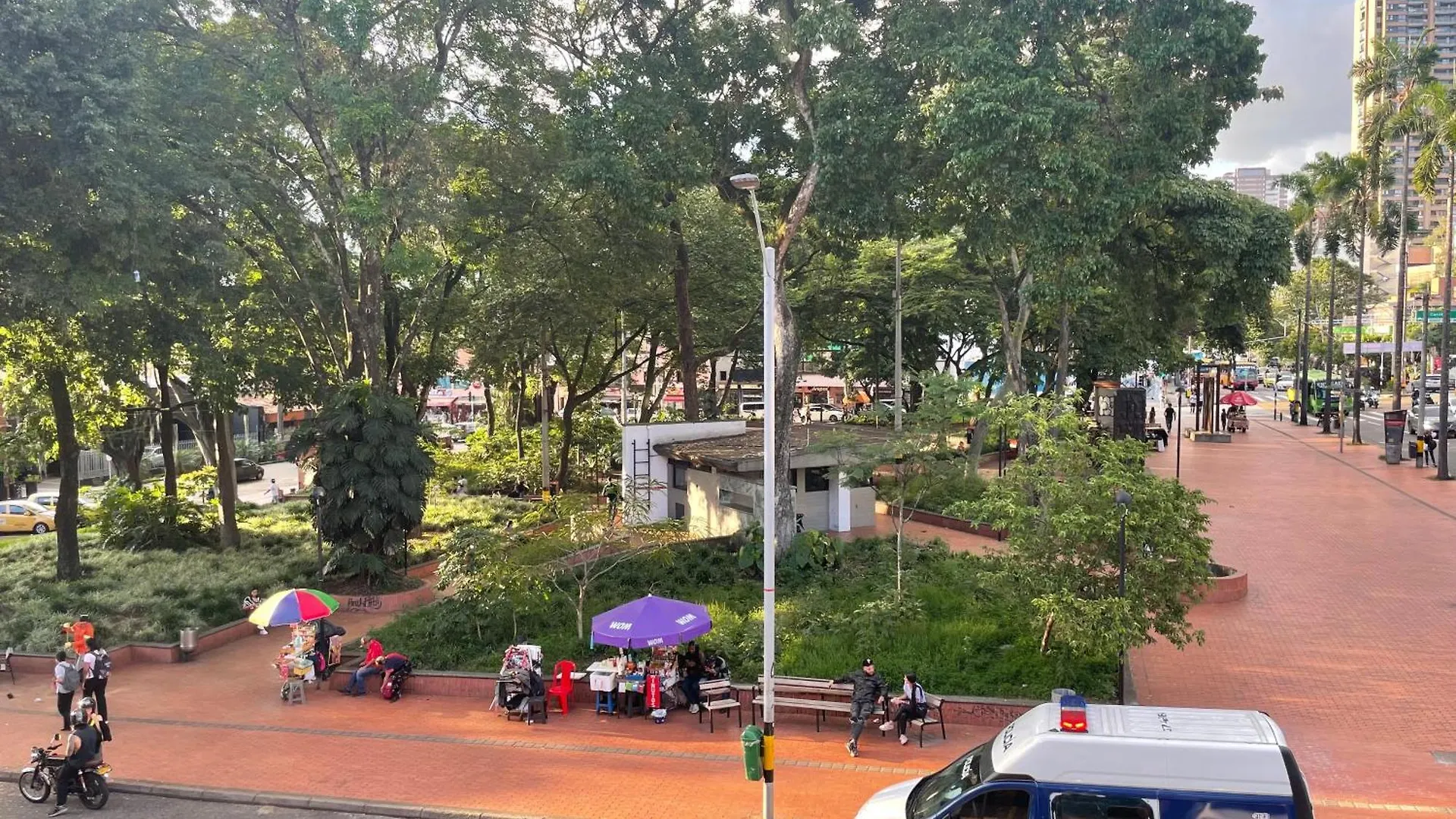 Excelente Apartamento En Parque El Poblado Medellín